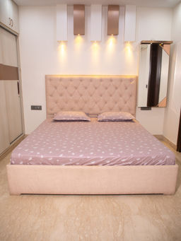 StudioHMK - Pastel Pink Wish Leaf Print 100% Cotton King Bedsheet with Pillow Covers