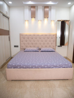 StudioHMK - Purple Wish Leaf Print 100% Cotton King Bedsheet with Pillow Covers