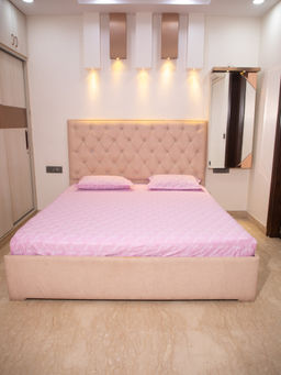 StudioHMK - Candy Pink Geometrical 100% Cotton King Bedsheet with Pillow Covers