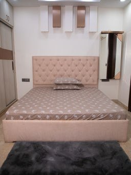 StudioHMK - Tan Base Leaf Print 100% Cotton King Bedsheet with Pillow Covers