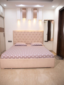 StudioHMK - Pastel Pink Motif Print 100% Cotton King Bedsheet with Pillow Covers