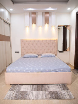 StudioHMK - Light Blue Leaf Print 100% Cotton King Bedsheet with Pillow Covers