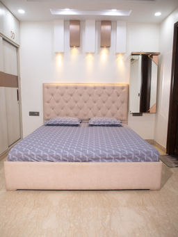 StudioHMK - Purple Geometrical 100% Cotton King Bedsheet with Pillow Covers