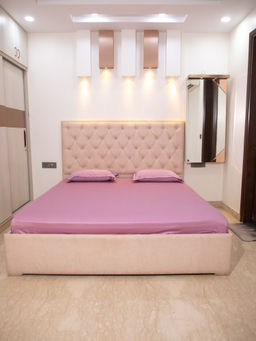 StudioHMK - Pink Solid 100% Cotton King Bedsheet with Pillow Covers