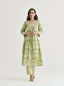 Green color option, Sold out, Currently selected