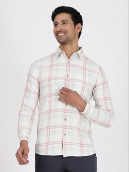 JadeBlue - Men Pink Cotton Checks Slim Fit Casual Shirt