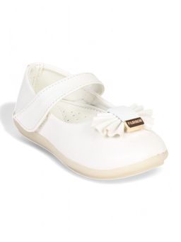 Lil Lollipop - Girls Mary Jane's Ballerina with Applique Detail - White