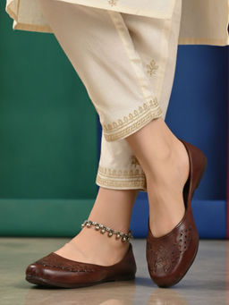 Desi Colour - Brown Polish New-1 Juttis