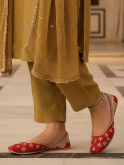 Desi Colour - Women Mehrun Red Juttis