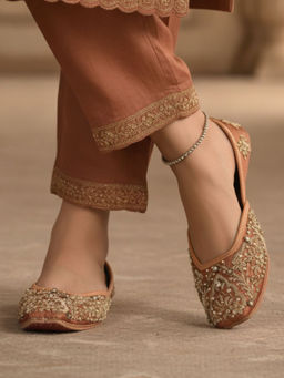 Desi Colour - The Mehar Collection Copper Rukhsar Aureo Juttis