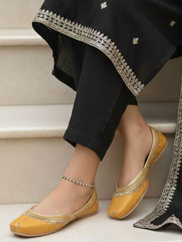 Desi Colour - Mustard Lucky Juttis
