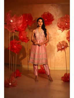 SWATHI VELDANDI - Calming Cameo Pink Embroided Kurta with Pant (Set of 2)