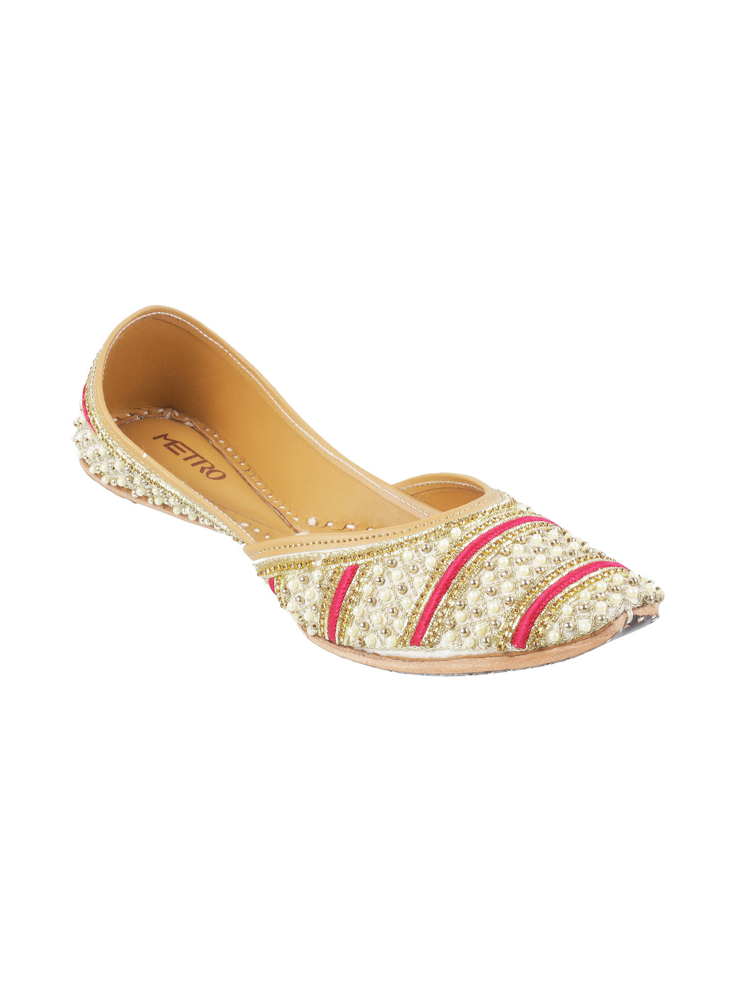 Metro Juttis Buy Metro Women S Beige Festive Jooti Online Nykaa Fashion Jootishooti is all about celebrating and cherishing local craftsmanship fusing them with the local folk art to bring you the best shoes collection! metro women s beige festive jooti