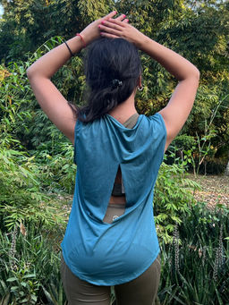 Kica - High Neck Performance Tank With Back Slit - Green
