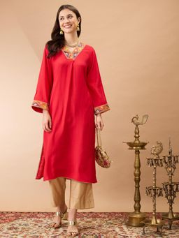 Globus - Women Pink Solid Kurta