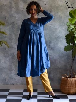 Suta - Women Blue Self Design Kurta & Pant