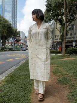 Suta - Women Off White Checks Co-ord Set