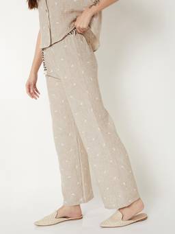 max - Women Embroidered Pant with Belt