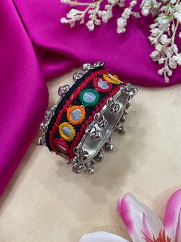 Digital Dress Room - Mirror & Thread Work with Ghungroo Bracelet Rakhi