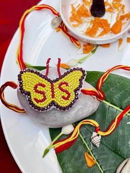 Moedbuille - Handcrafted Silk Multi Strand Rakhi
