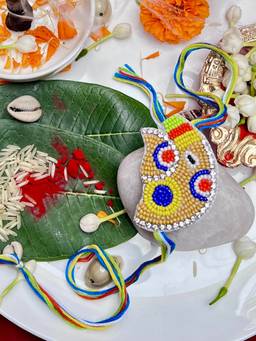 Moedbuille - Handcrafted Silk Multi Strand Rakhi