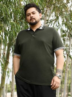 Instafab Plus - Men Green Cotton Blend Solid Regular Fit Polo T-shirt