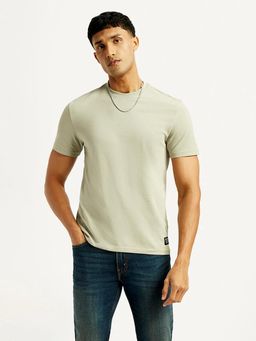 Levi's - Men's Solid Slim Fit T-Shirt