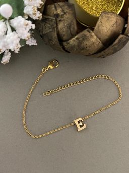 Digital Dress Room - Letter E Name Bracelet Rakhi