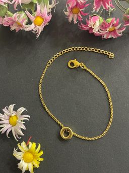 Digital Dress Room - Letter O Name Bracelet Rakhi