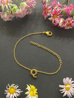 Digital Dress Room - Letter Q Name Bracelet Rakhi