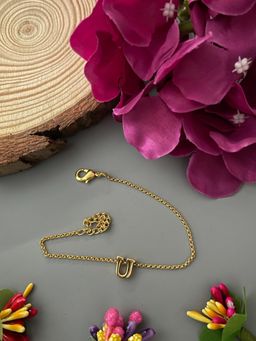 Digital Dress Room - Letter U Name Bracelet Rakhi