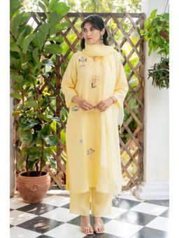SIARA WOMEN - Yellow Linen Embroidered Kurta and Pant