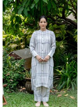 SIARA WOMEN - Grey Linen Checks Kurta and Pant