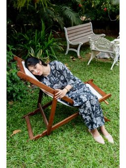 SIARA WOMEN - Black Linen Floral Kurta and Pant