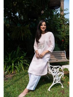 SIARA WOMEN - Pink Linen Embroidered Kurta and Pant
