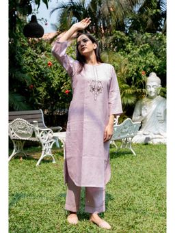 SIARA WOMEN - Mauve Linen Embroidered Kurta and Pant