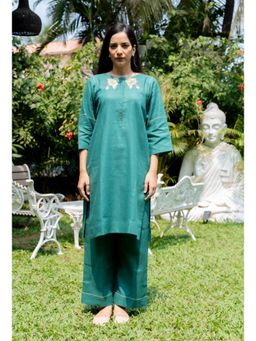 SIARA WOMEN - Green Linen Embroidered Kurta and Pant
