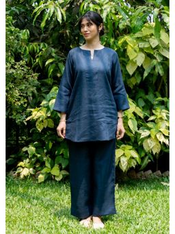 SIARA WOMEN - Navy Blue Linen Solid/Plain Tunic and Pant