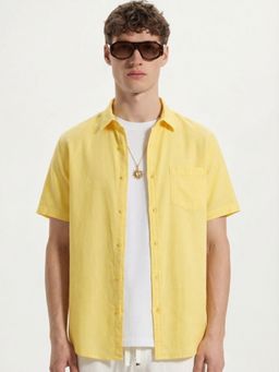 HIGHLANDER - Men Yellow Cotton Slim Fit Shirt