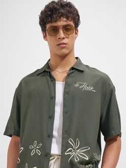 HIGHLANDER - Men Green Viscose Rayon Relaxed Fit Shirt