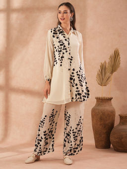 FASHOR - Off White Floral Printed A-Line Fit Co-Ord (Set Of 2)