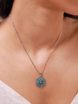 Voylla - Green Fractals In Nature Infinite Fern Pendant Necklace