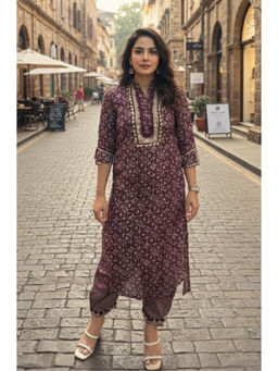 Ishnya - Women Maroon Viscose Blend Printed Kurta With Pant