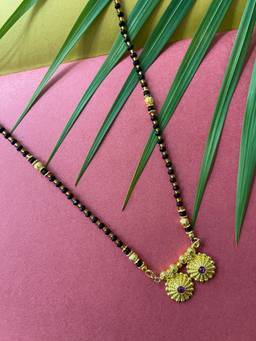 Digital Dress Room - Long Gold Mangalsutra with Maharashtrian Vati Flower Pendant
