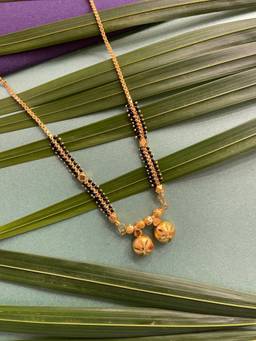 Digital Dress Room - Maharashtrian Style Modern Short Mangalsutra Vati Designs Black Beads Gold Chain