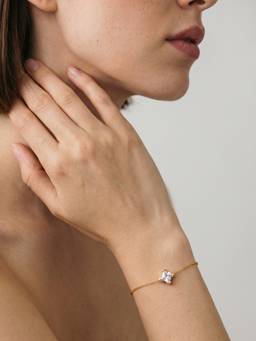 Palmonas - Sleek Golden Floral Crystal Charm Bracelet - Waterproof And Anti-Tarnish