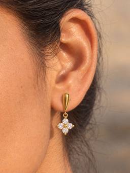Inaya Accessories - 18K Gold Plated Women's Elongated Teardrop Flower Earrings, Teresa