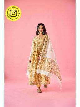 Old Marigold - Parizaad Yellow Chanderi Hand Embellished Kurta Pant & Dupatta (Set of 3)