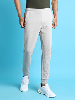Campus Sutra - Men Solid Stylish Evening And Sports Trackpant
