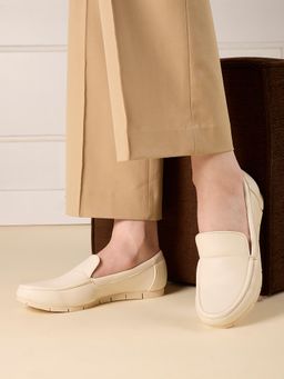Inc.5 - Womens Cream Casual Solid Round Toe Loafers